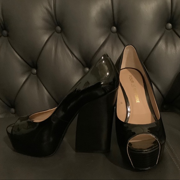 Black platform peek a boo heels - Picture 2 of 5